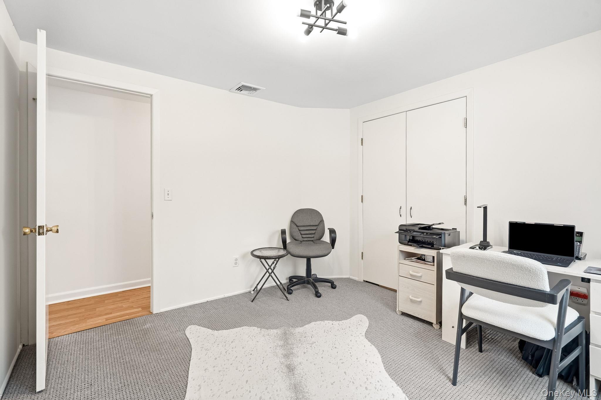 39 Lambert Lane New Rochelle, NY 10804 - Photo 22 of 30 Bedroom #2