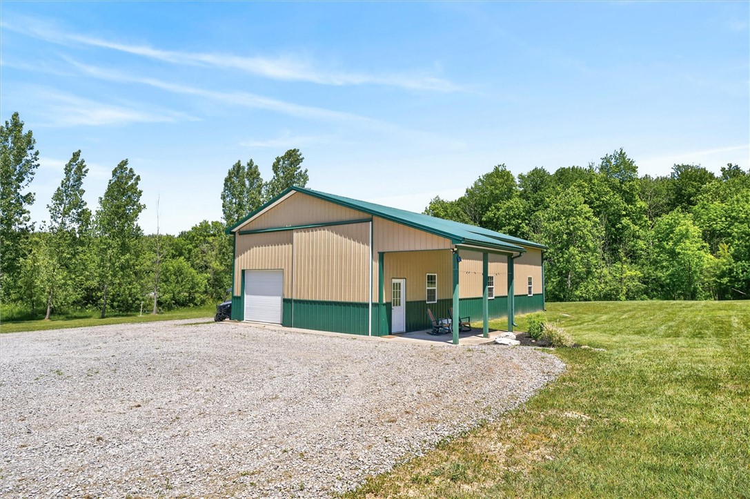 447 Howland Road Manchester, NY 14548 - Photo 4 of 50