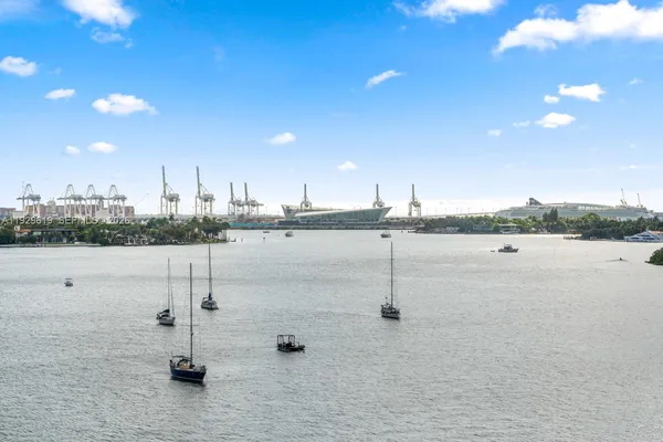 $20,000 | 16 Island Avenue, Unit 6B, Miami Beach, FL 33139