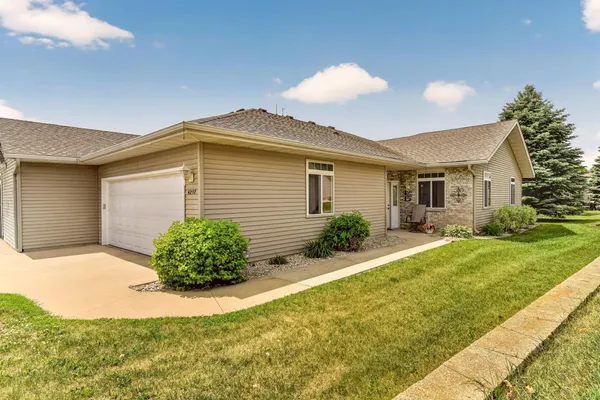 $259,900 | 4207 Red Hawk Drive Southeast, Rochester, MN 55904