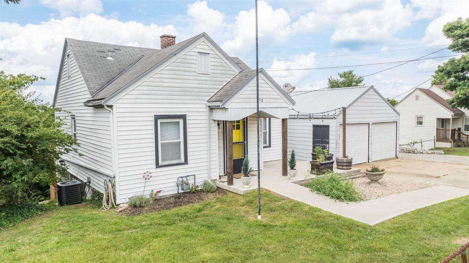 190 Bielby Road Lawrenceburg, IN 47025 - Photo 4 of 42 Gallery Image 4