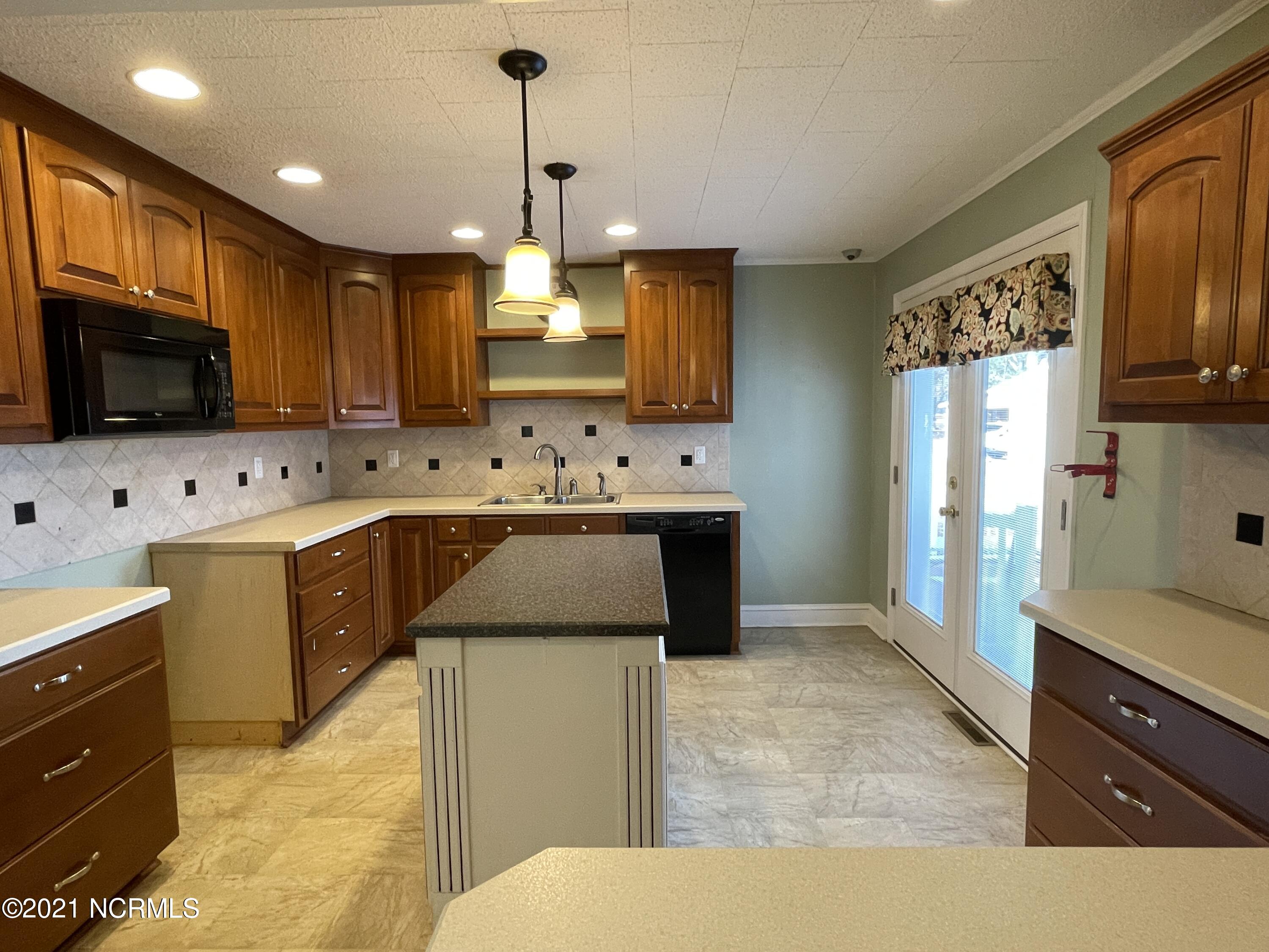 4165 Buck Road Ayden, NC 28513 - Photo 16 of 24 Kitchen