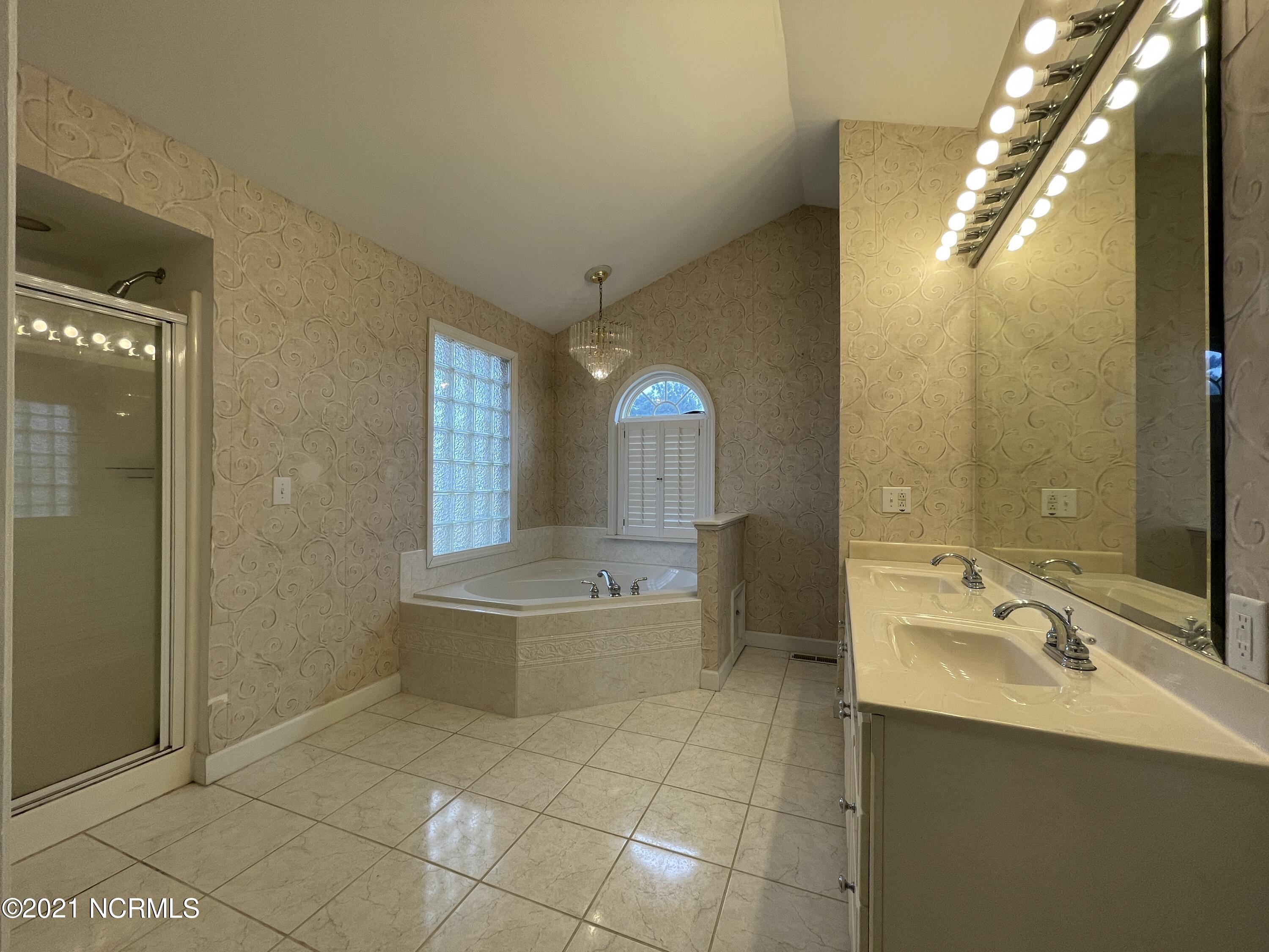 4165 Buck Road Ayden, NC 28513 - Photo 22 of 24 Primary Bathroom