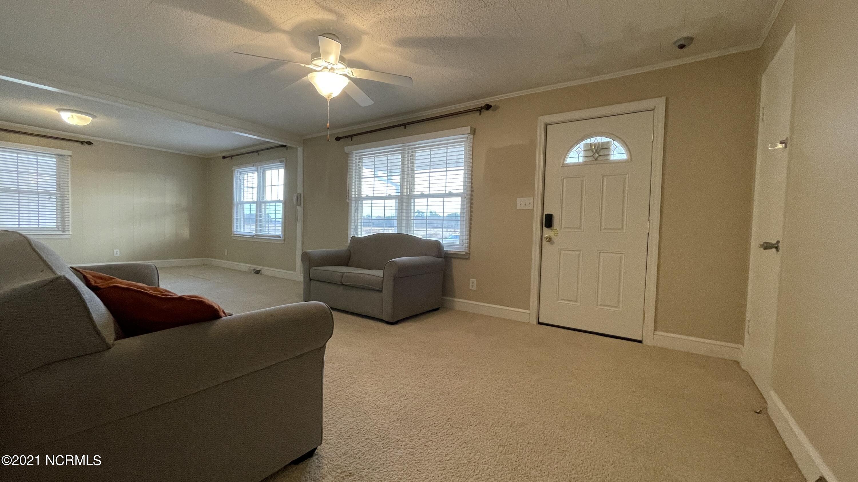 4165 Buck Road Ayden, NC 28513 - Photo 8 of 24 Living Room