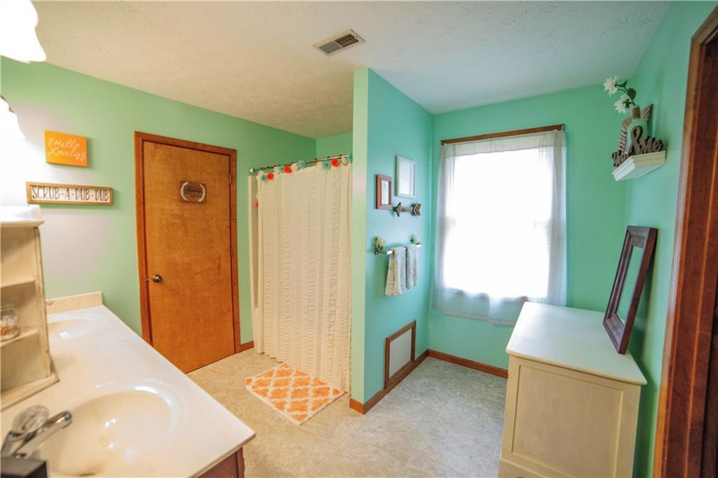 2453 Knobs End Court Springfield, OH 45502 - Photo 30 of 41