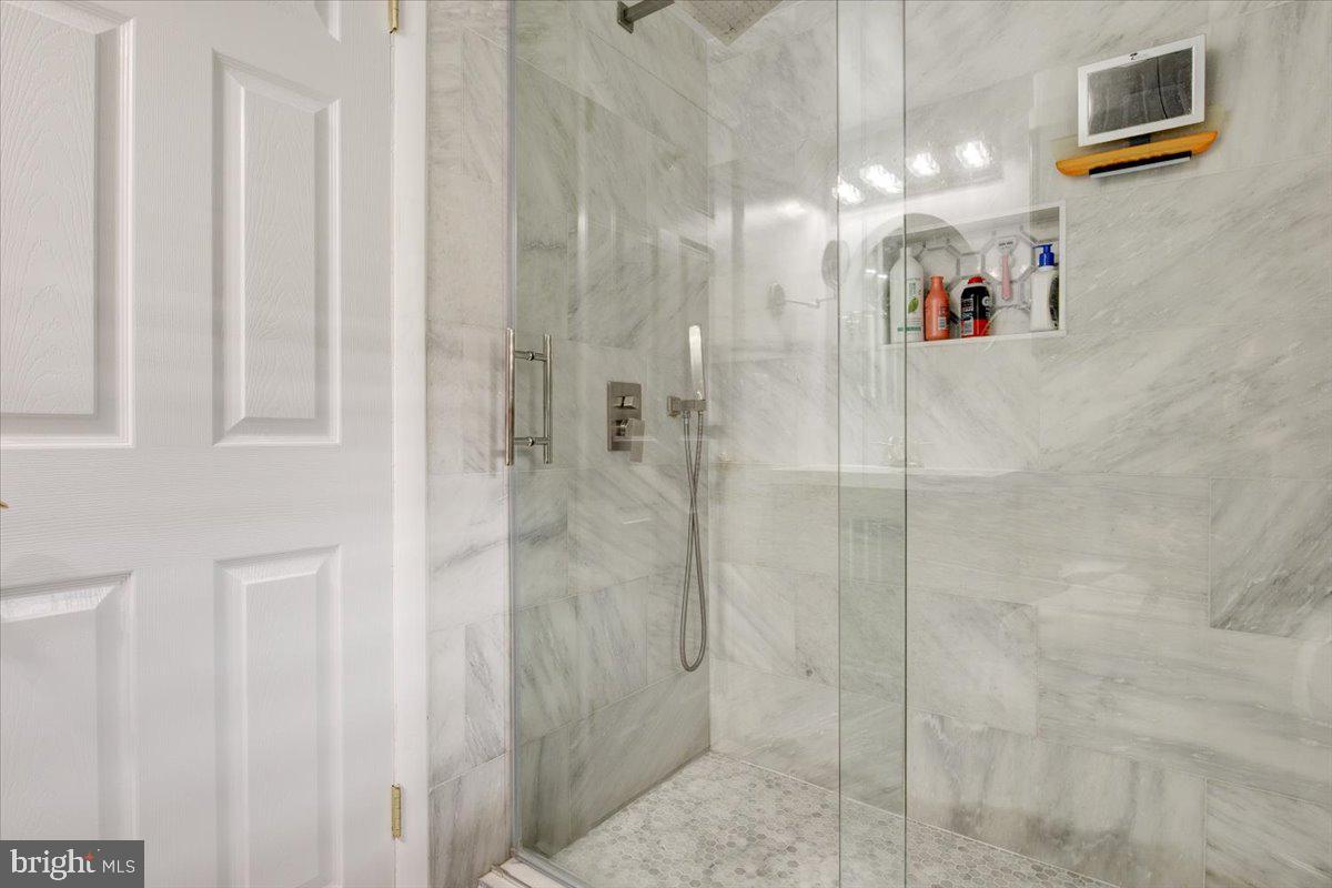 18901 Glendower Road Gaithersburg, MD 20879 - Photo 24 of 33
