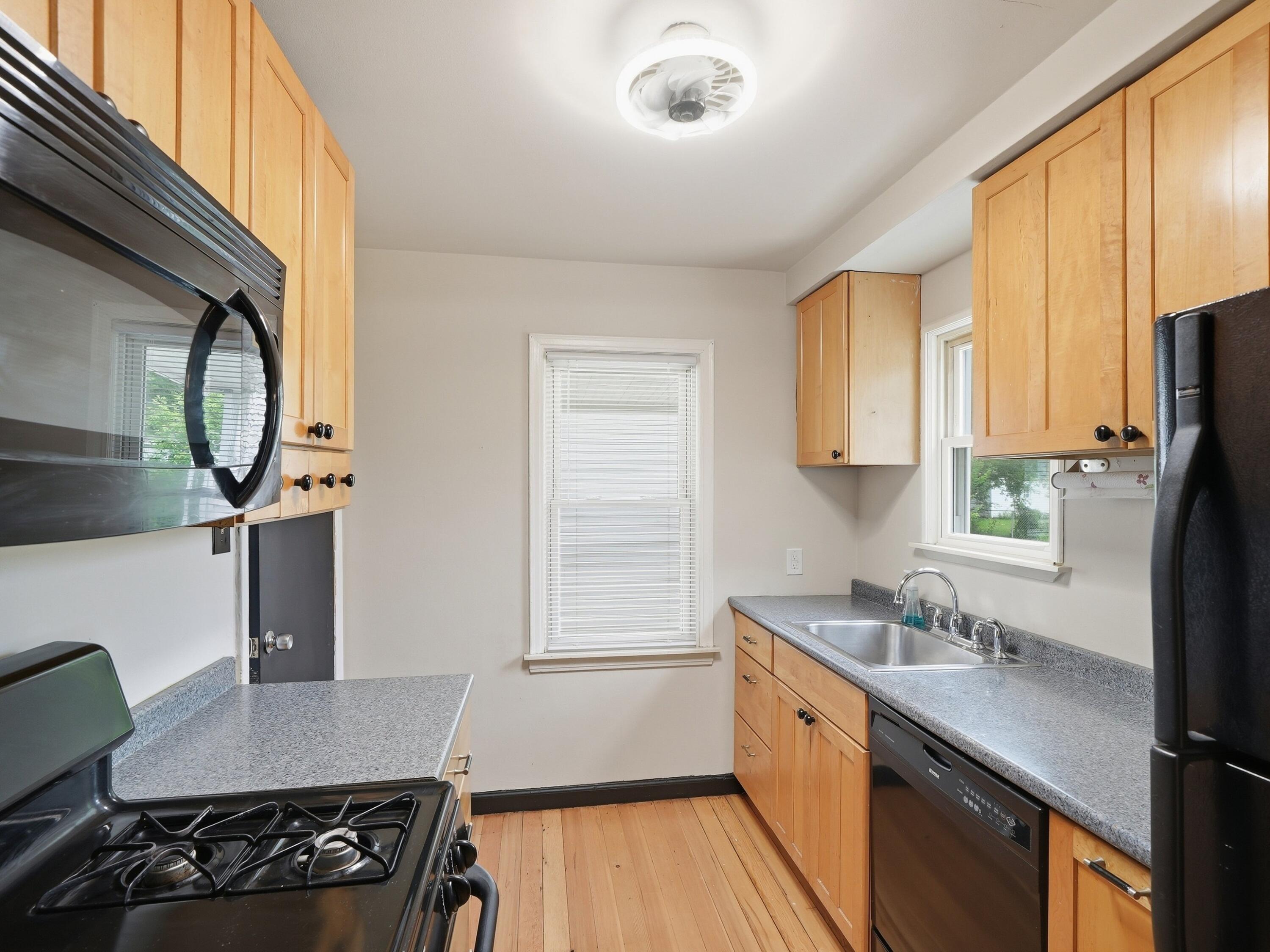 15943 Kinloch Street Redford, MI 48239 - Photo 18 of 35 DSC03481