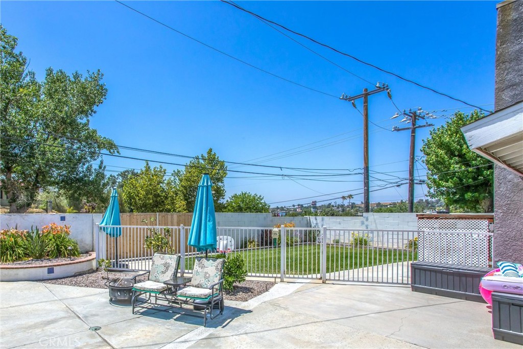 31607 Florida Street Redlands, CA 92373 - Photo 29 of 65 a view of a chair and table in the patio