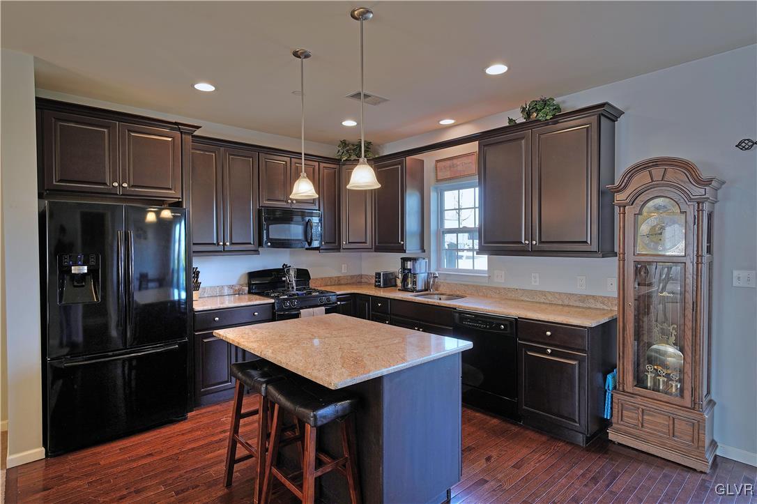 2236 Rising Hill Road Whitehall, PA 18052 - Photo 5 of 23 Gallery Image 5