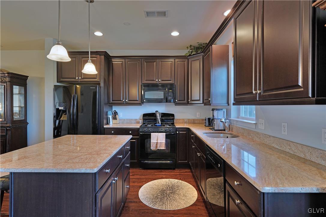 2236 Rising Hill Road Whitehall, PA 18052 - Photo 7 of 23 Gallery Image 7