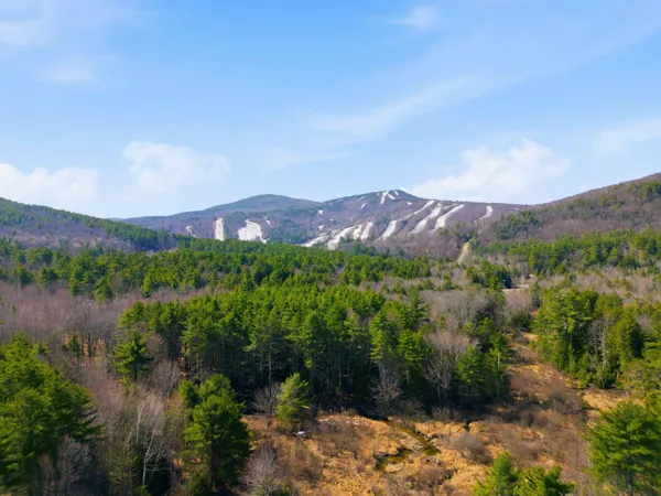 $389,000 | 663 Cherry Valley Road, Unit 211, Gilford, NH 03249