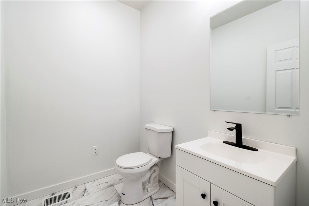 25371 Tryon Road Bedford, OH 44146 - Photo 20 of 31 Gallery Image 20