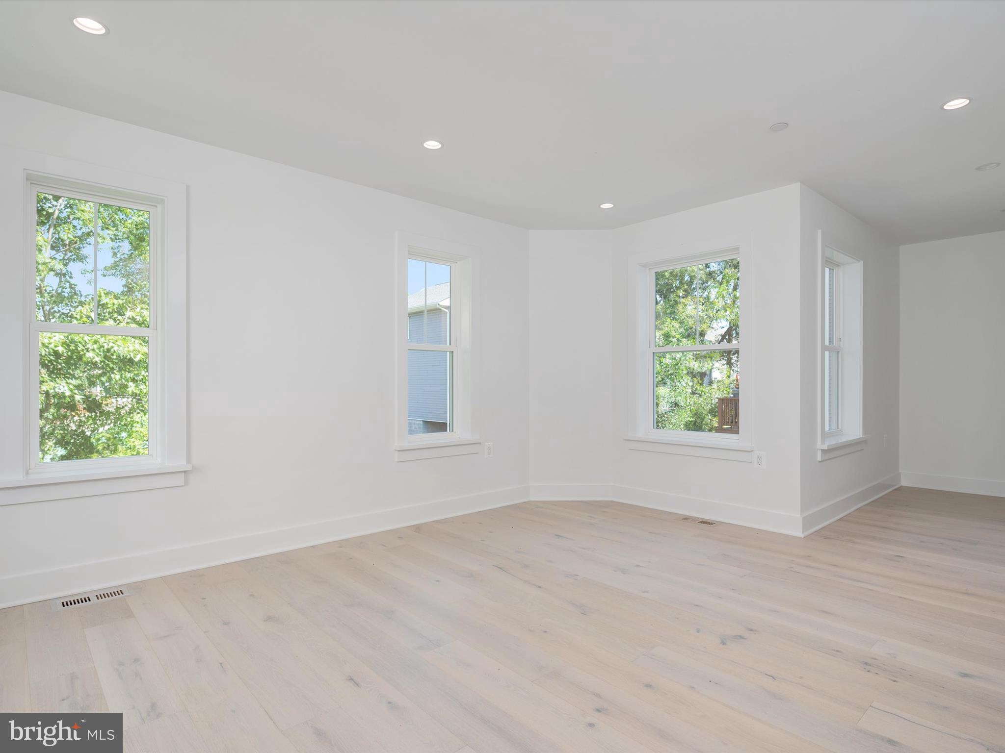 1422 Howard Road Annapolis, MD 21403 - Photo 14 of 61