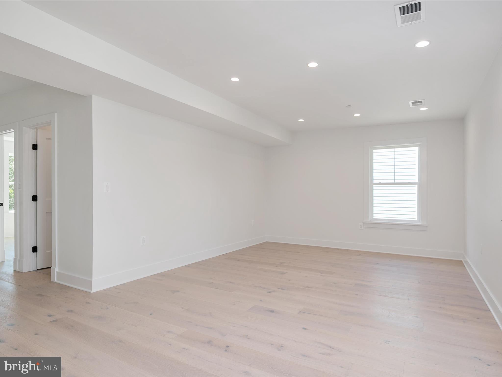 1422 Howard Road Annapolis, MD 21403 - Photo 27 of 61 Level 3 Guest Bedroom