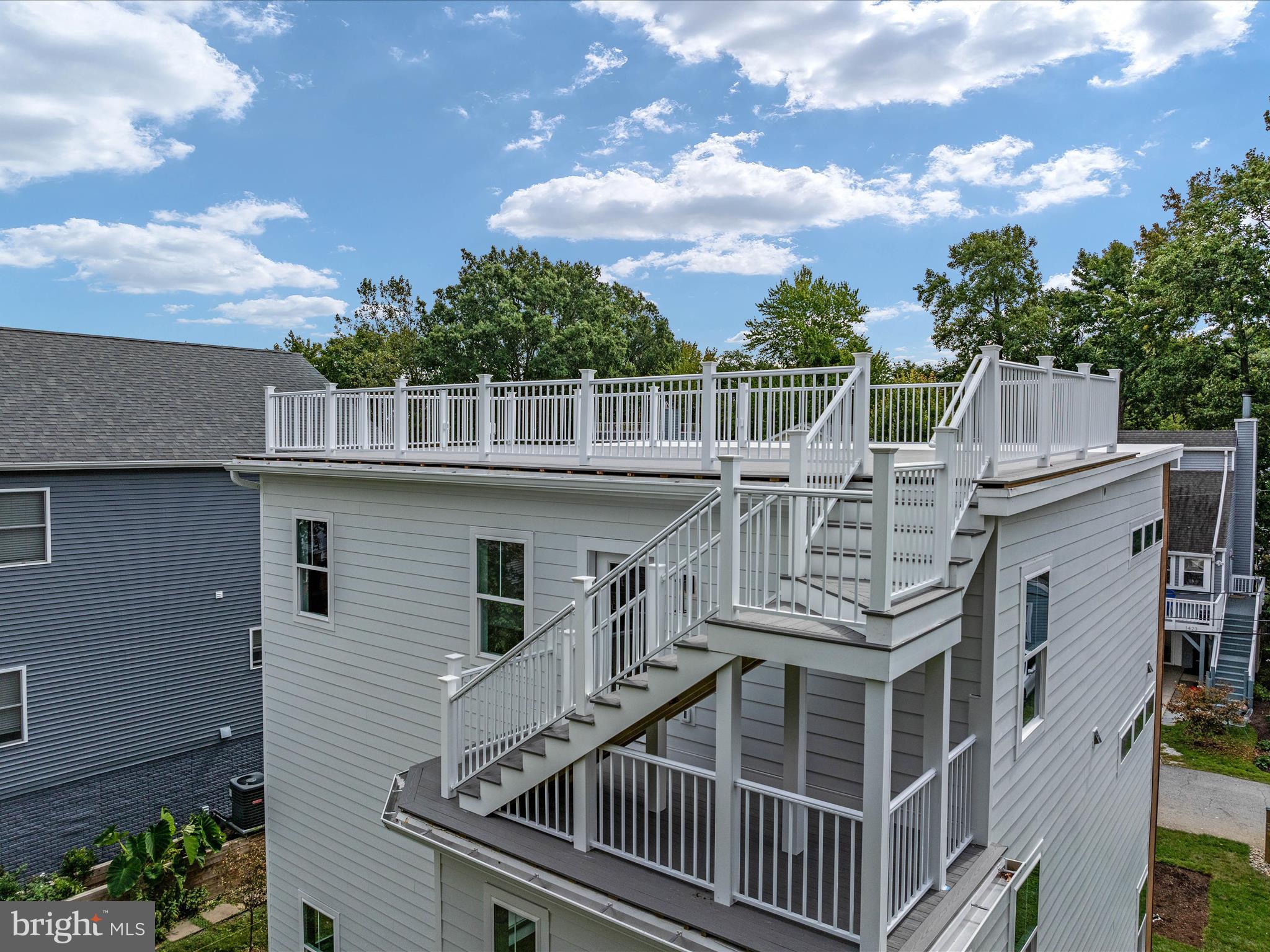 1422 Howard Road Annapolis, MD 21403 - Photo 41 of 61 Multiple Entertaining/Viewing Areas