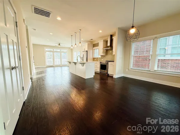 $3,000 | 1424 West 4th Street, Charlotte, NC 28208