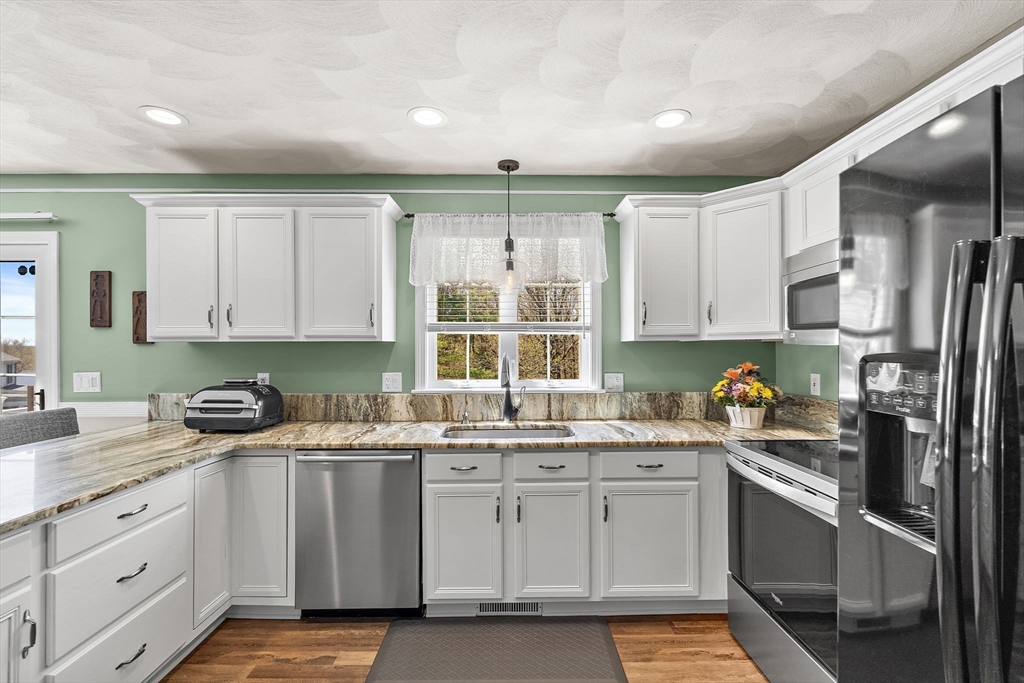 16 Alan Road Hudson, MA 01749 - Photo 11 of 40