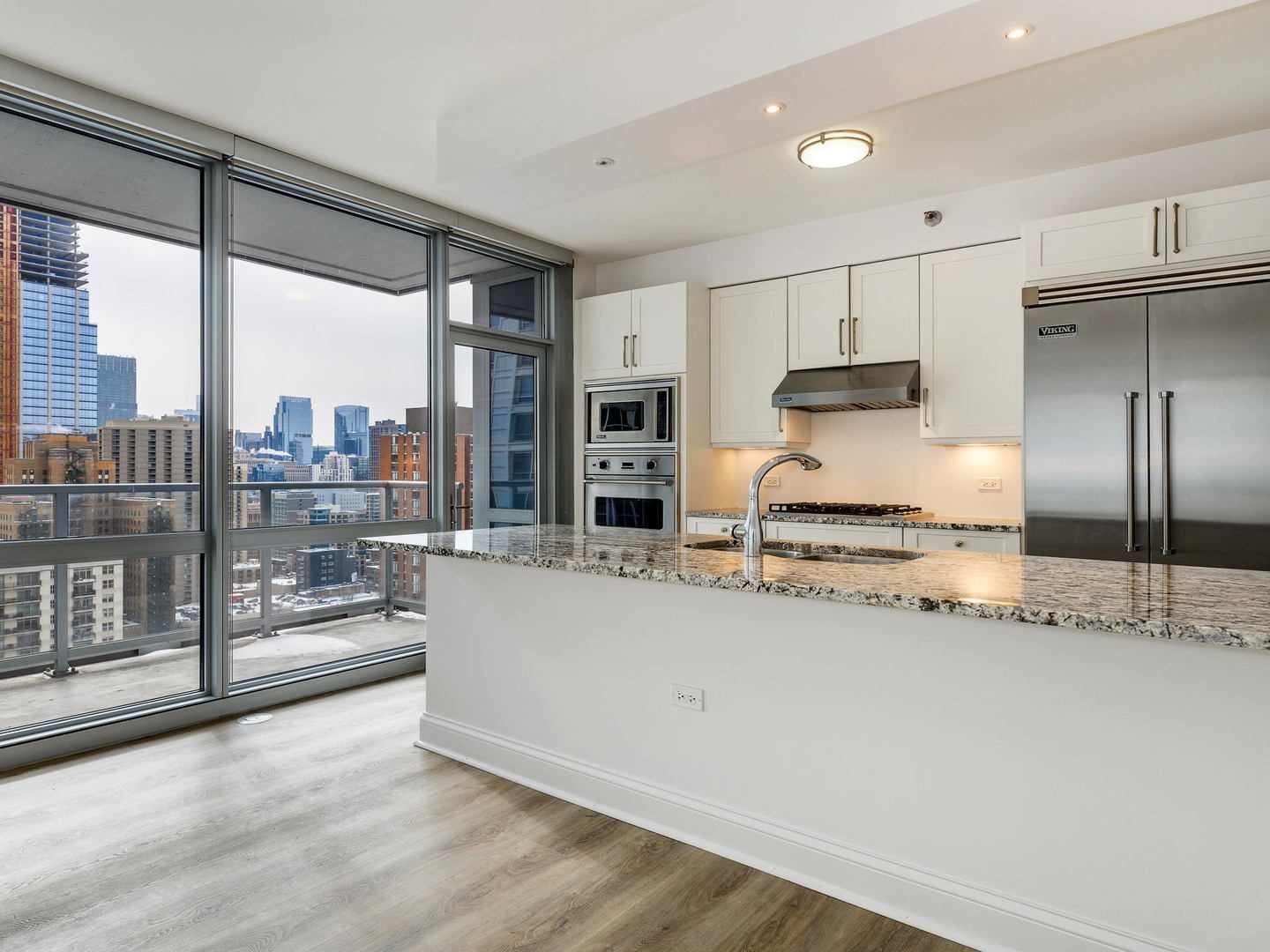 2 West Delaware Place, Unit 2202 Chicago, IL 60610 - Photo 2 of 21