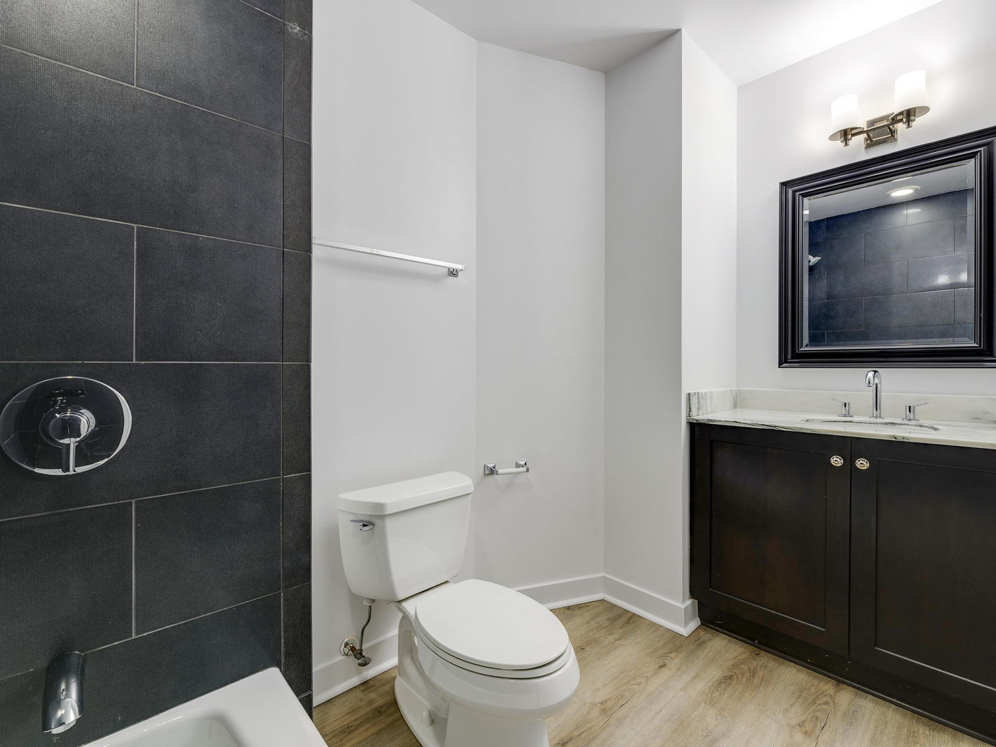 2 West Delaware Place, Unit 2202 Chicago, IL 60610 - Photo 12 of 21