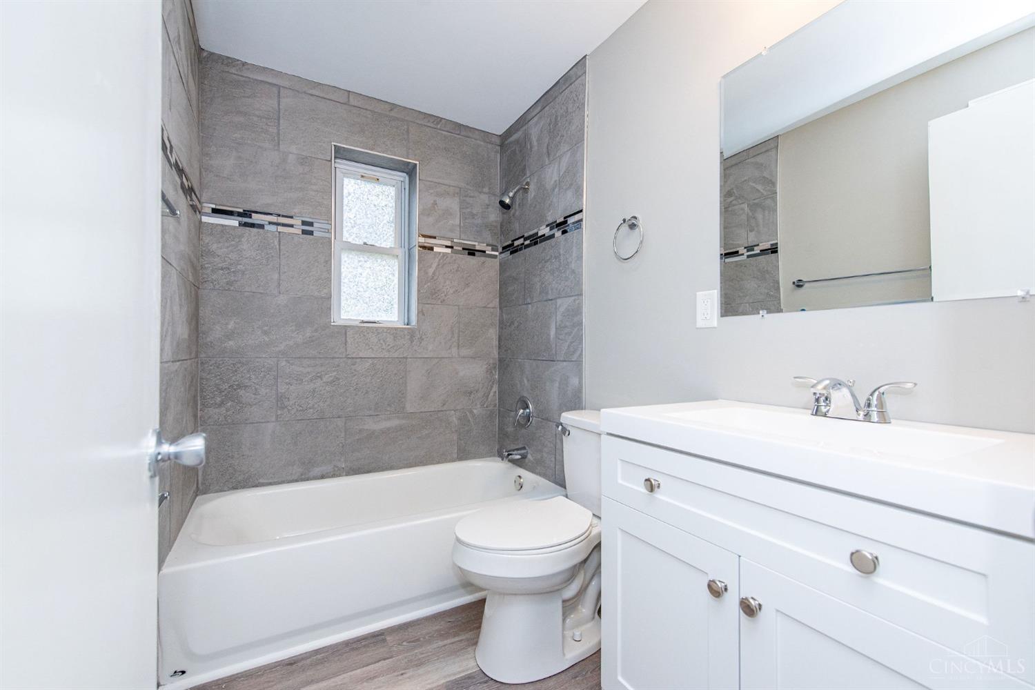 5444 Delhi Road Cincinnati, OH 45238 - Photo 18 of 44 First full bath located on main level.