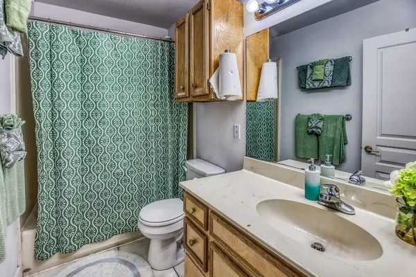 $2,150 | 112 East Alamo Street, Unit 2, Brenham, TX 77833