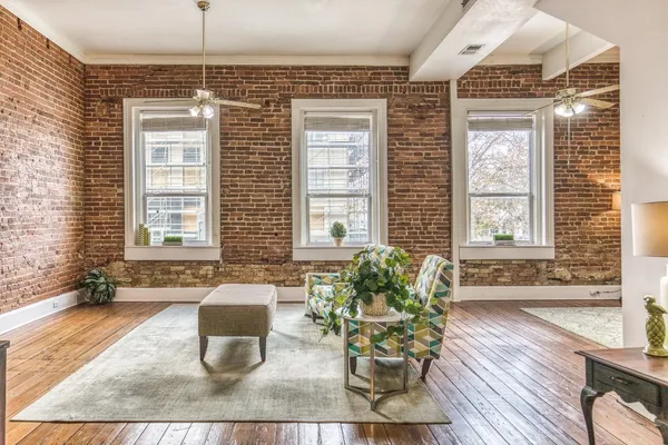 $2,150 | 112 East Alamo Street, Unit 2, Brenham, TX 77833