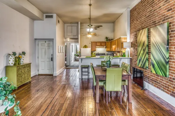 $2,150 | 112 East Alamo Street, Unit 2, Brenham, TX 77833