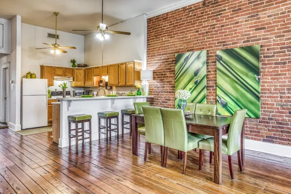 $2,150 | 112 East Alamo Street, Unit 2, Brenham, TX 77833