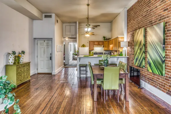 $2,350 | 112 East Alamo Street, Unit 2, Brenham, TX 77833