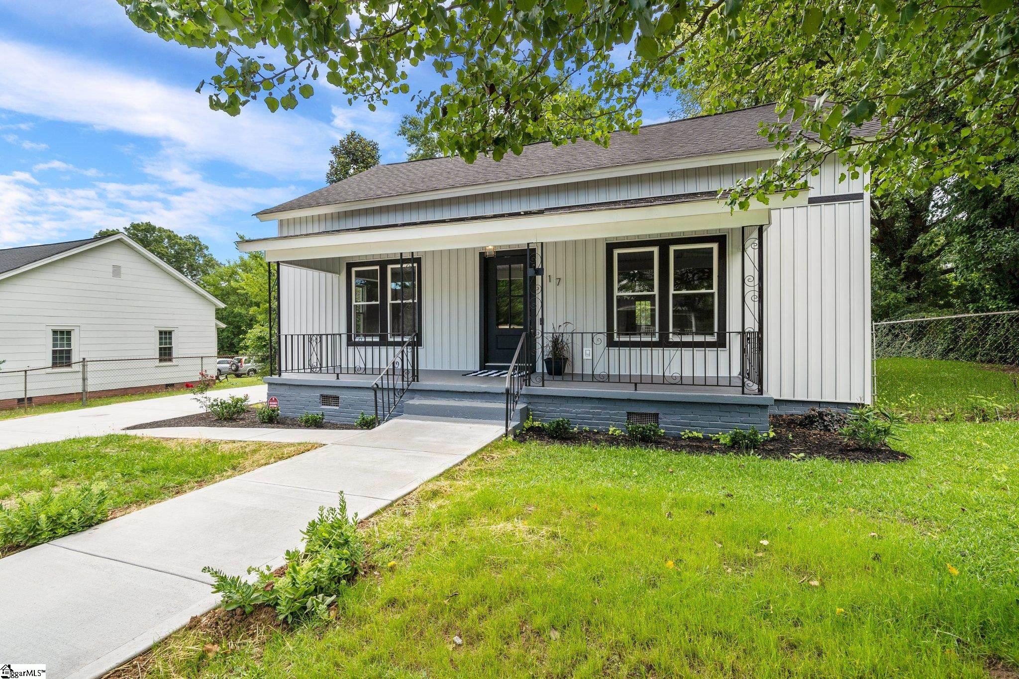 17 2nd Street Greenville, SC 29611 - Photo 3 of 30
