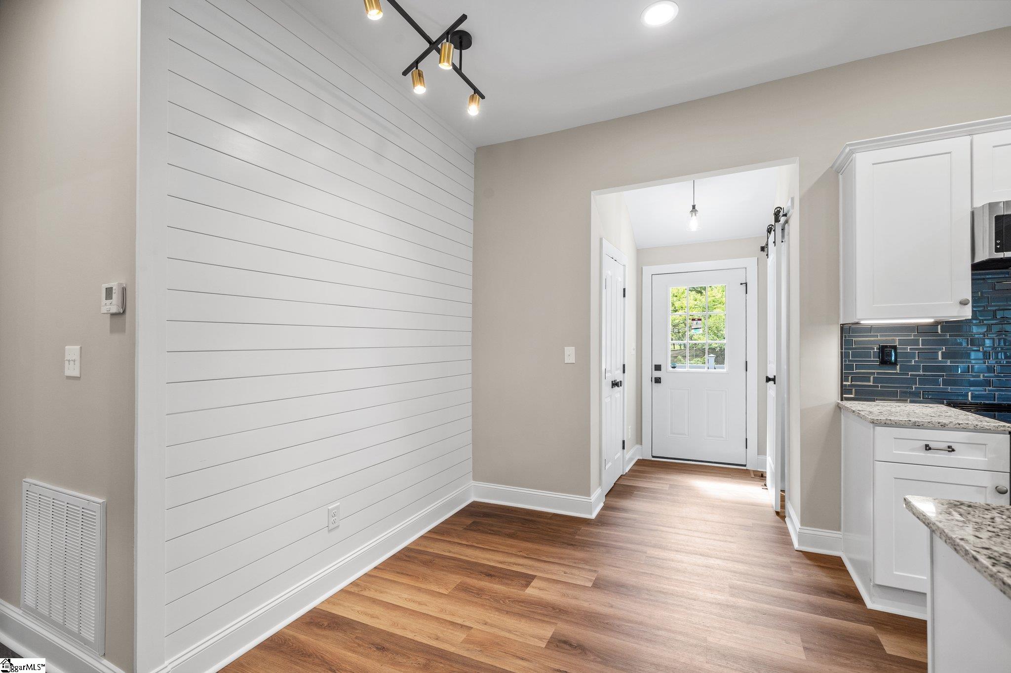 17 2nd Street Greenville, SC 29611 - Photo 8 of 30