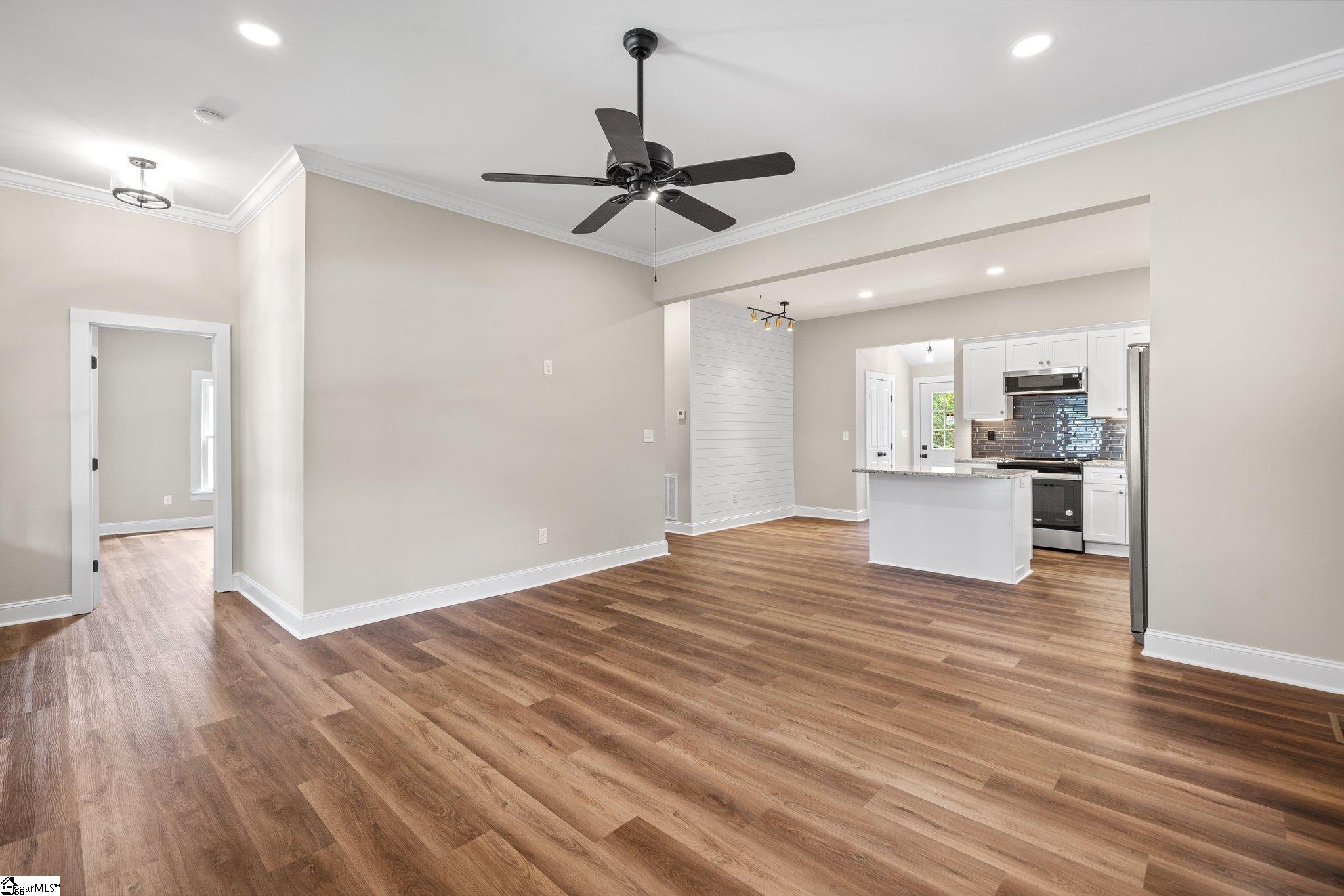 17 2nd Street Greenville, SC 29611 - Photo 10 of 30