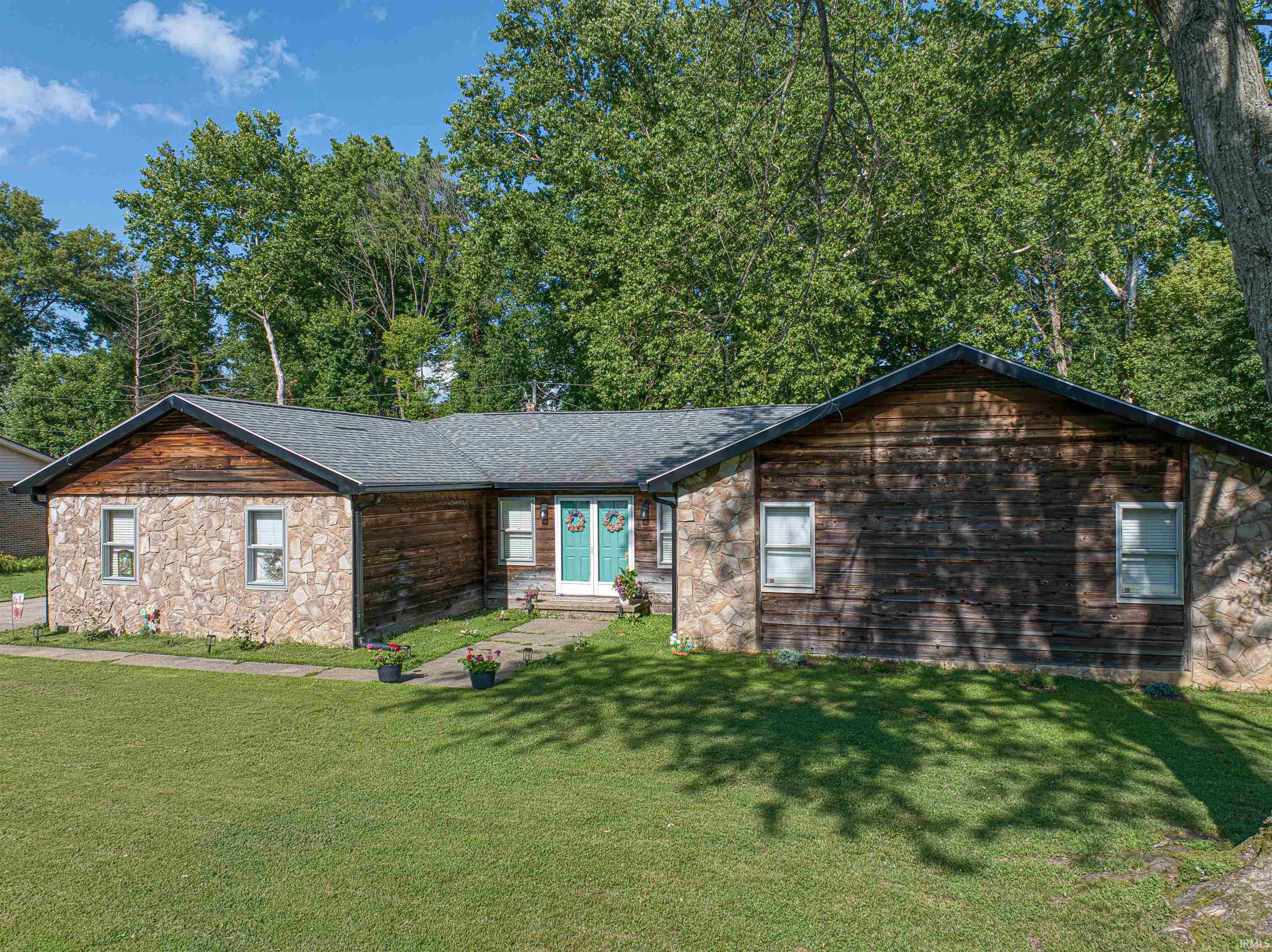 5366 Jeffries Lane Newburgh, IN 47630 - Photo 1 of 37