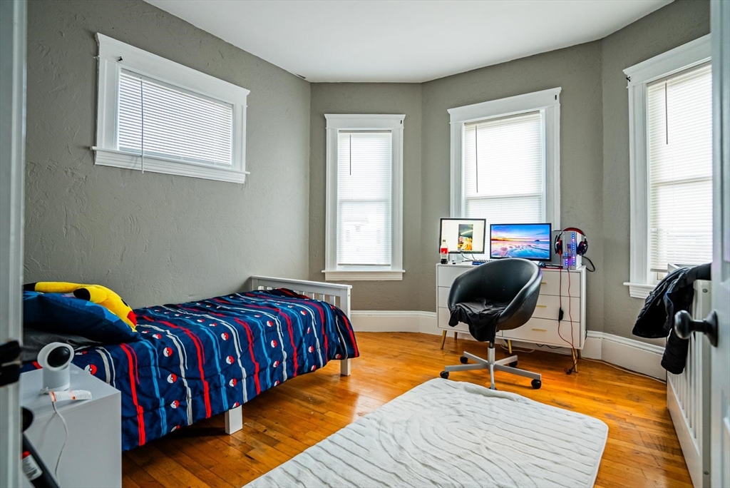9 Ives Street Worcester, MA 01603 - Photo 14 of 39