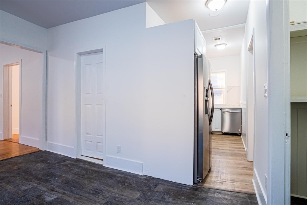 9 Ives Street Worcester, MA 01603 - Photo 20 of 39