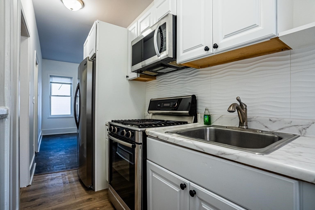 9 Ives Street Worcester, MA 01603 - Photo 22 of 39