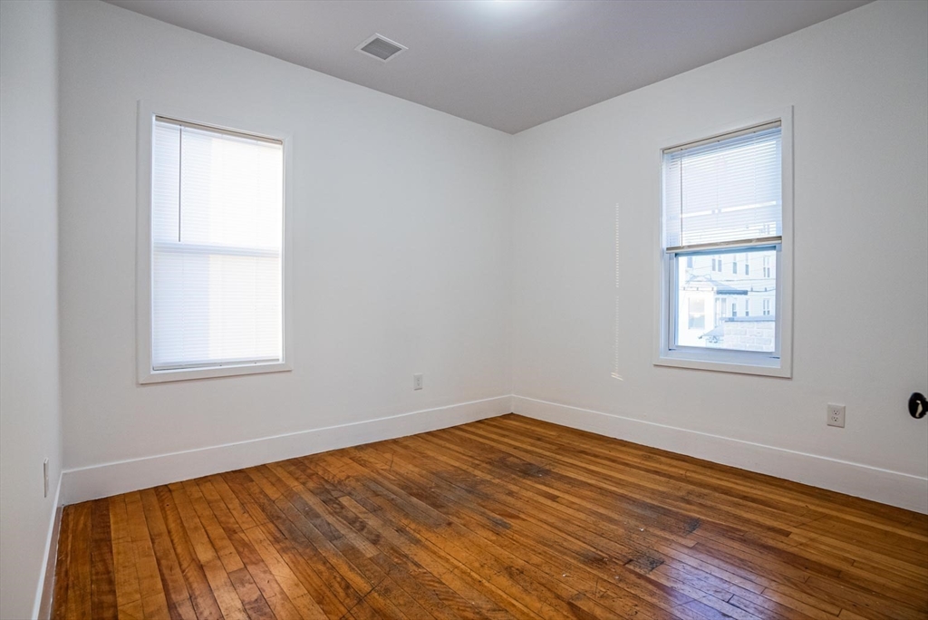 9 Ives Street Worcester, MA 01603 - Photo 23 of 39
