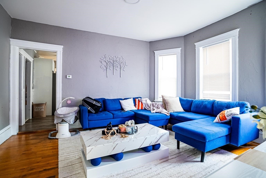 9 Ives Street Worcester, MA 01603 - Photo 8 of 39