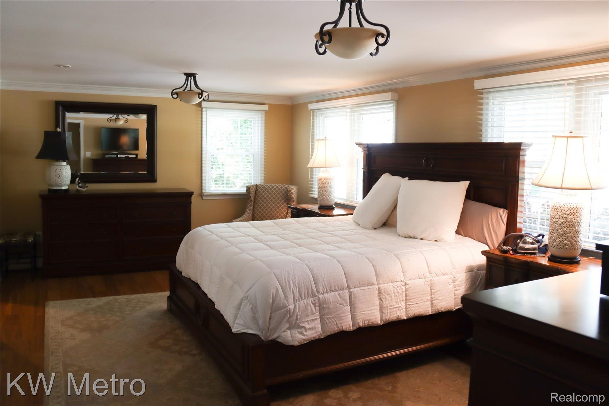 6561 Clarkston Road Clarkston, MI 48346 - Photo 7 of 43 102.jpg