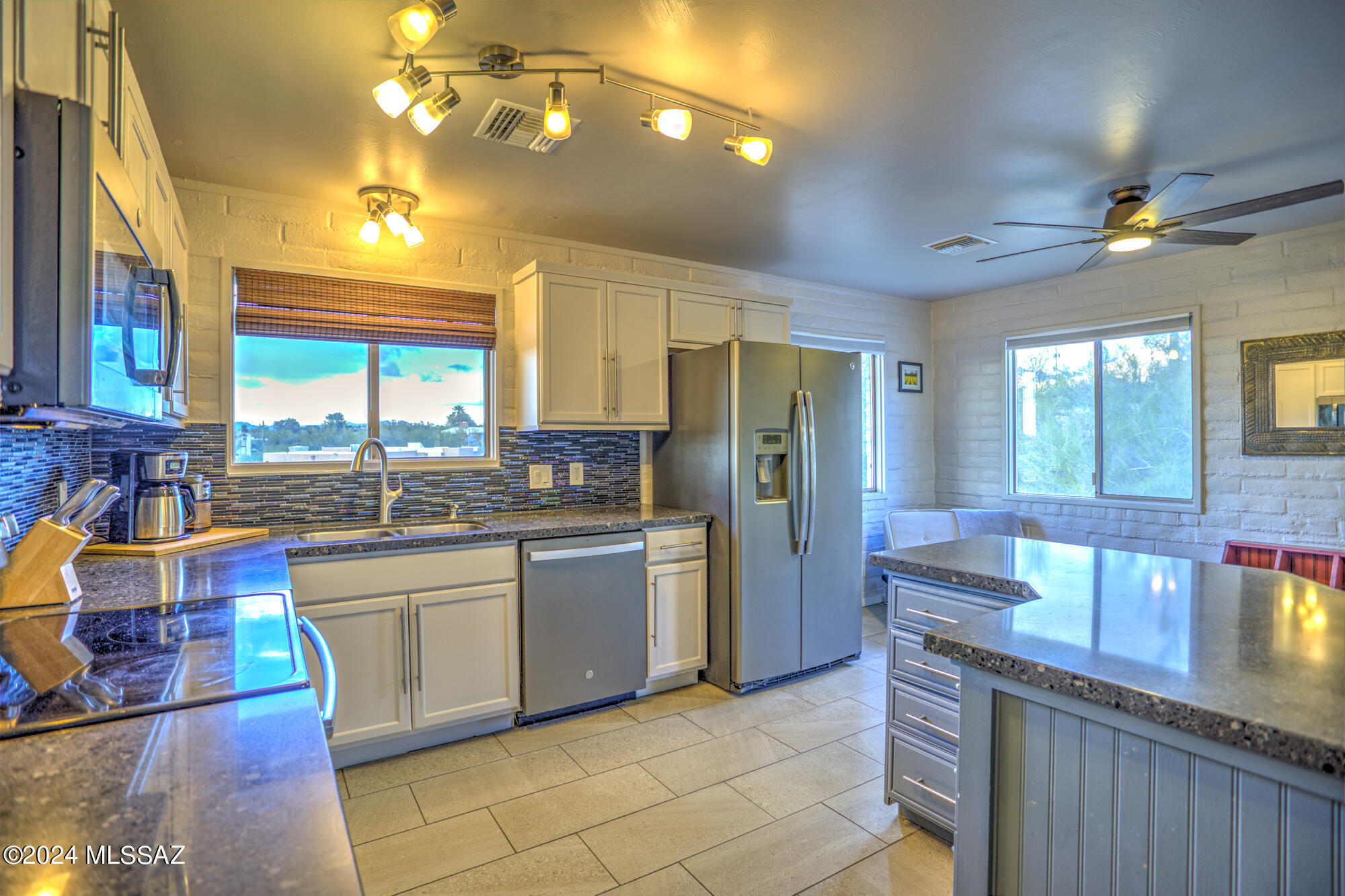800 West Roller Coaster Road Tucson, AZ 85704 - Photo 15 of 50 Gallery Image 15