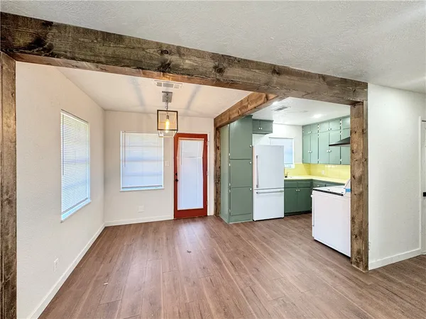 $1,400 | 603 West Evans Street, Hearne, TX 77859