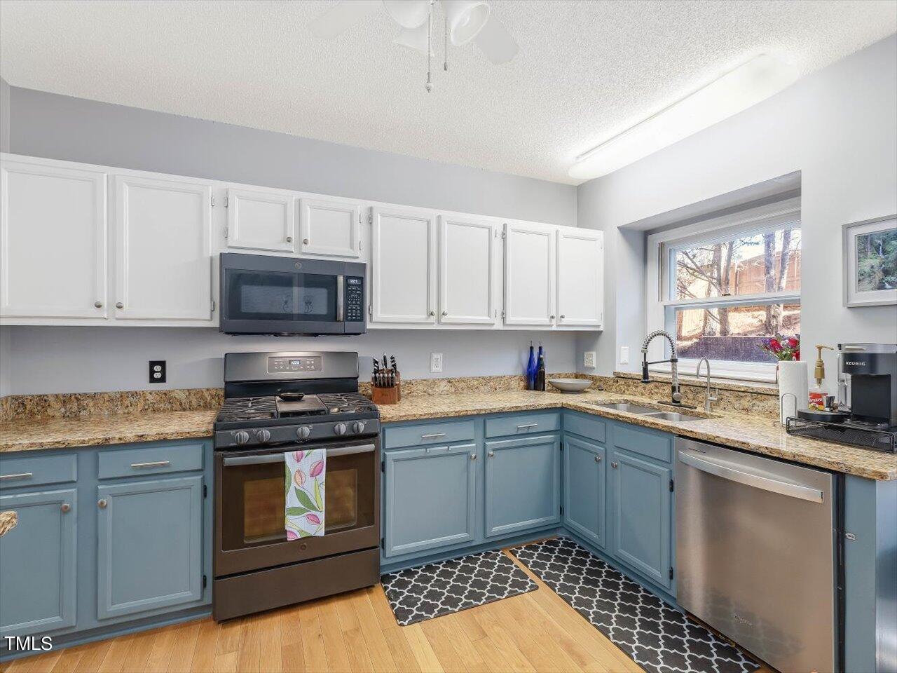 8200 Greywinds Drive Raleigh, NC 27615 - Photo 15 of 39 25-Kitchen