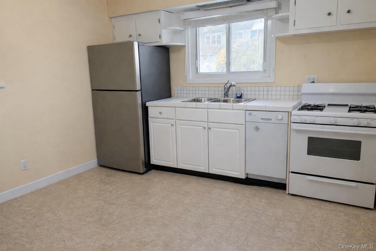 41 Robin Road Rocky Point, NY 11778 - Photo 6 of 10