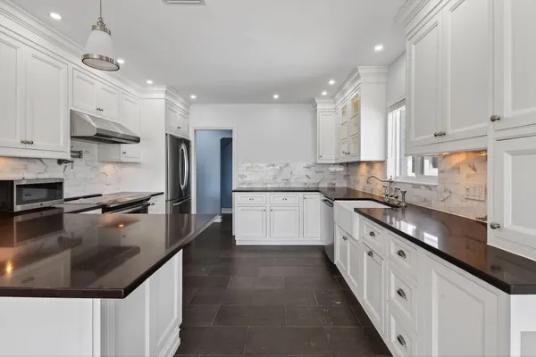 $8,900 | 1102 North Golfview Road, Lake Worth Beach, FL 33460