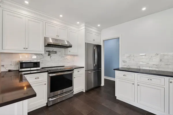 $8,900 | 1102 North Golfview Road, Lake Worth Beach, FL 33460