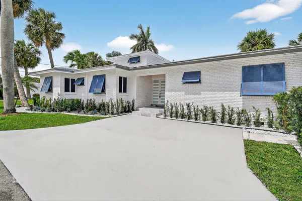 $8,900 | 1102 North Golfview Road, Lake Worth Beach, FL 33460