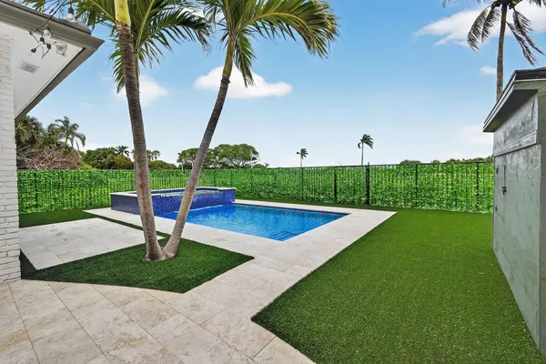 $8,900 | 1102 North Golfview Road, Lake Worth Beach, FL 33460