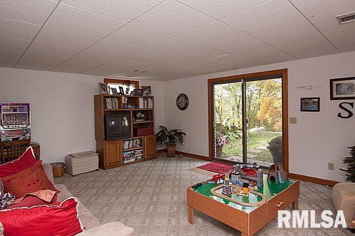 13901 Coyne Center Road Milan, IL 61264 - Photo 14 of 19 Gallery Image 14
