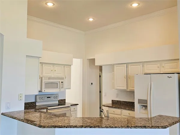 $3,200 | 7209 Colonial Lake Drive, Riverview, FL 33578