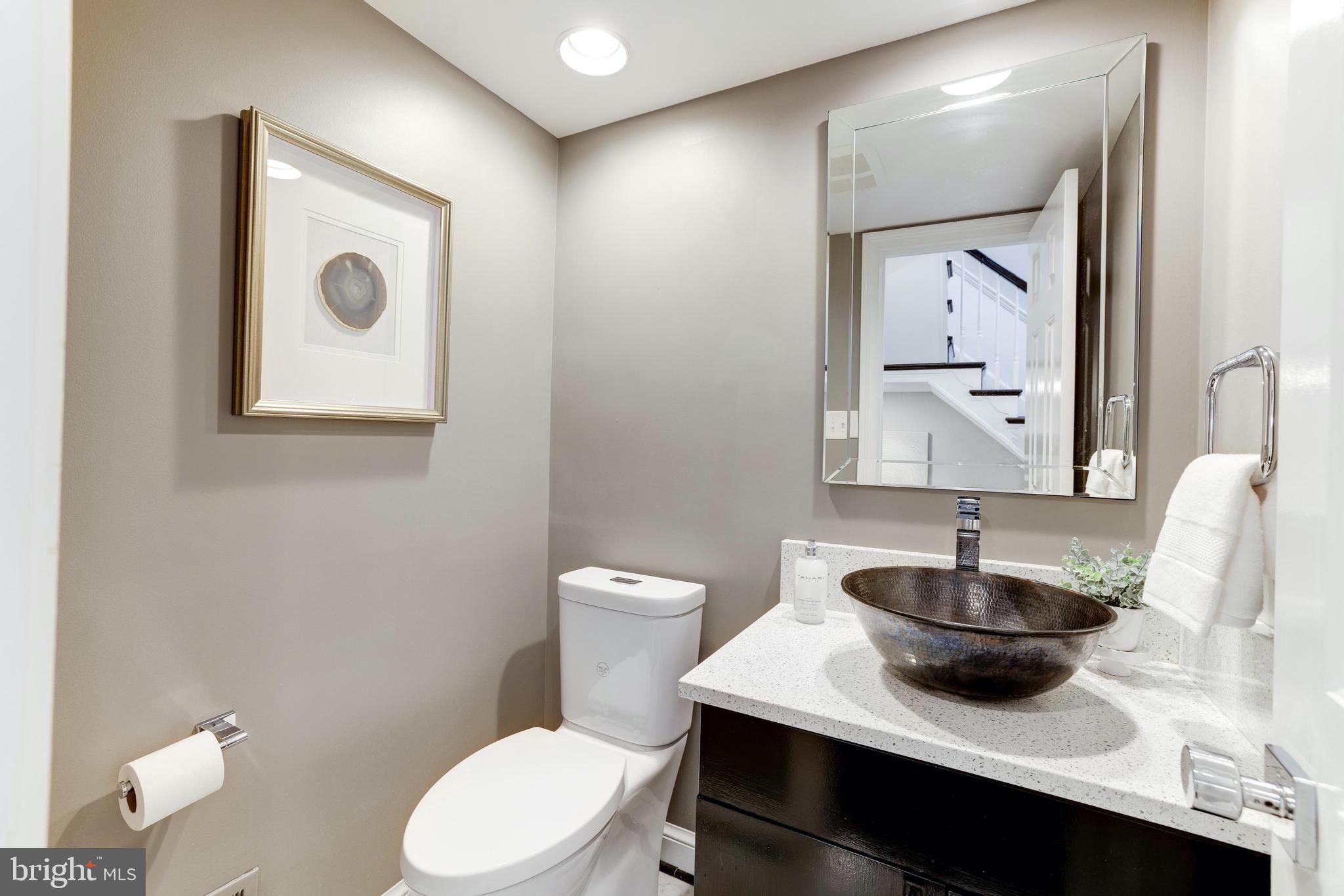 2612 North Glebe Road Arlington, VA 22207 - Photo 12 of 44 Main Level 1/2 Bathroom
